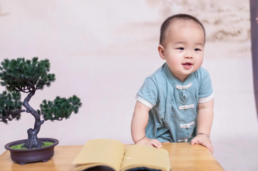 成都六个月宝宝可以坐吗